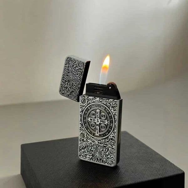 Constantine Thin Butane Gas Lighter Grinding Wheel Open Flame Iatable Lighter Cigarette Accessories Mens Small GiftJ260603