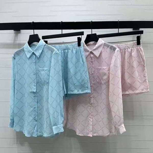 New women's jackets, women's summer casual two-piece shirts, and high-waisted shorts launched by designers in 2026 - casual, relaxed outfits perfect for vacation wear.