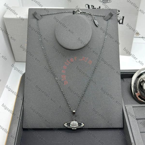 Saturn Pearl vivieve Necklace Women Designer vivianenecklace Three Dimensional Planet Neck Chain Sweater necklace plated Elegant pin Pendant necklace ead