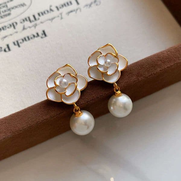 Designer Jewelry Luxury Jewelry S925 Sterling Silver Elegant Camellia For Women, Real Gold Plated, Fashionable And Versatile Floral Stud Earrings