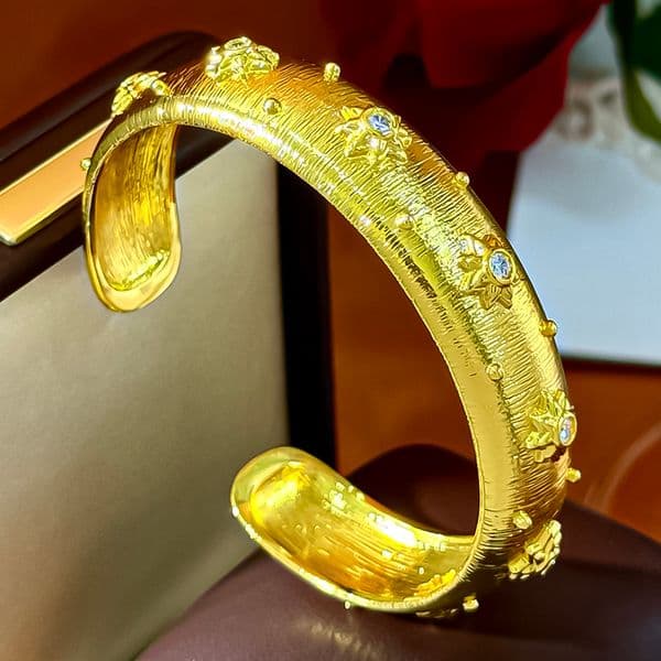 Luxury Blue Turquoise Bracelet Gold Tone CZ Diamond Accent Woven Relief Pattern Elegant Bangle For Women Fashion Jewelry Gift Anniversary Wedding Party