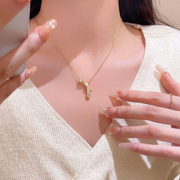 Designer Jewelry Luxury Jewelry Zircon Pearl Bow Titanium Steel Necklace For Women, Ins-Style Niche Versatile Internet Celebrity Sweater Chain, New Light Luxury