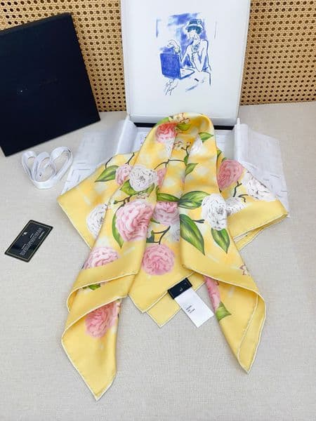 26ss 90*90cm CC brand designer silk scarf Square silk scarf, 100% mulberry silk double-sided 18mm large shawl, travel beach scarf gift