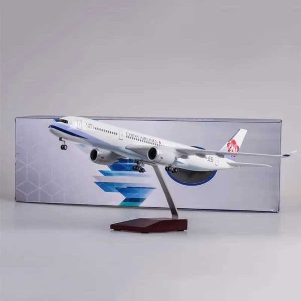 Model Airplane 47cm 1/142 Scale A350 Taiwan China Airline Model Planes Children'S Toys Aircraft Models For Collection Or Gift L260603Y57I