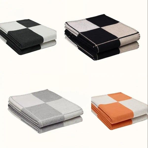 Fashion Designer Blankets Cashmere Bedding Rug Christmas Wool Soft Home Textiles Supplies Letter Comforters Fleece Throw Blanket Winter Rugs