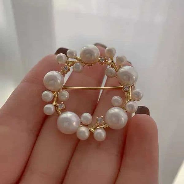 Flower Women Tren White Pearl Crystal Zircon Brooch Pins For Girls Rhinestones Wreath Party Wedding Jewelry Gift 2024 X260603
