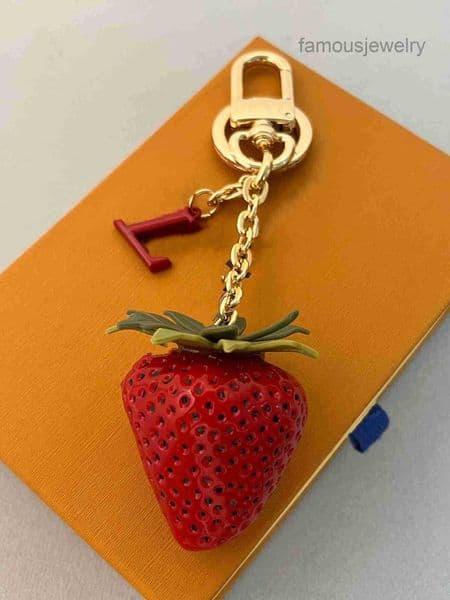Luxury Designers Keychains Letters Strawberry Bag Charm Women Rings Keychain Mushrooms Glittery Resin Key Chain Lanyards