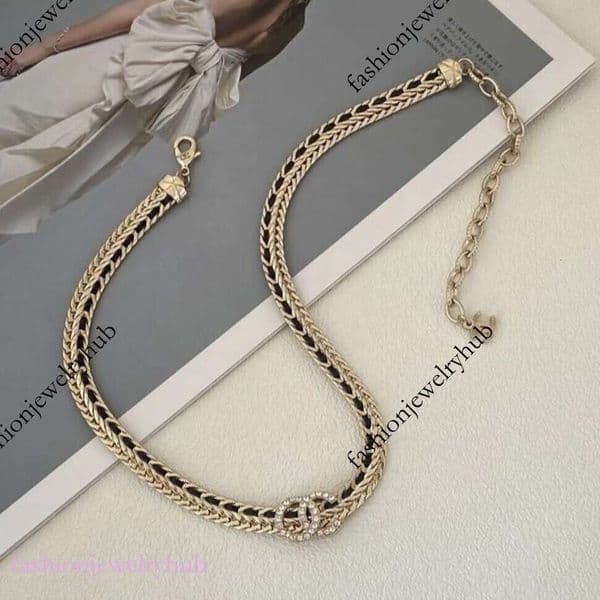 CC Necklace Designer For Women Classic Double C Full Diamond Snake Bone Necklace Light Luxury Elegant Choker Clavicle Chain Channeled Jewelry Channels
