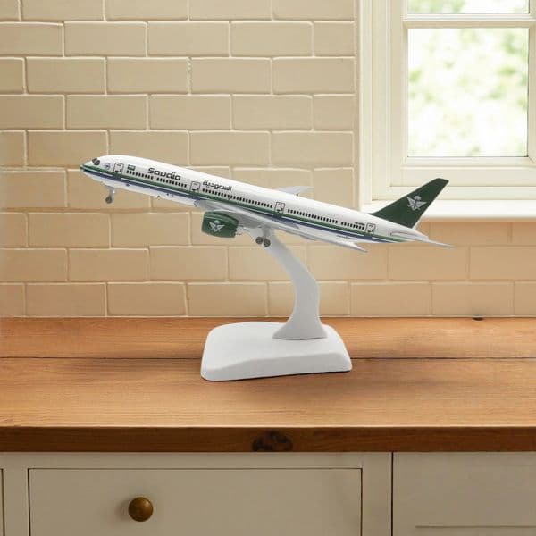 20CM SAUDI Airline Airplane Model Toy 787 B787 Aircraft Plastic Metal Replica Plane Model Collection toys aircraft for children 260602