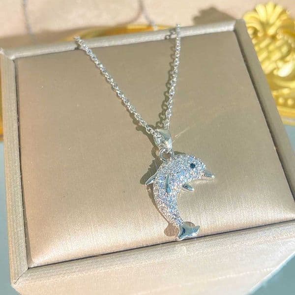 Dolphin Necklace Little for Women Simple and Elegant Clavicle Chain Light Luxury Versatile Pendant Valentines Day and New Year Gift L260603RKAY