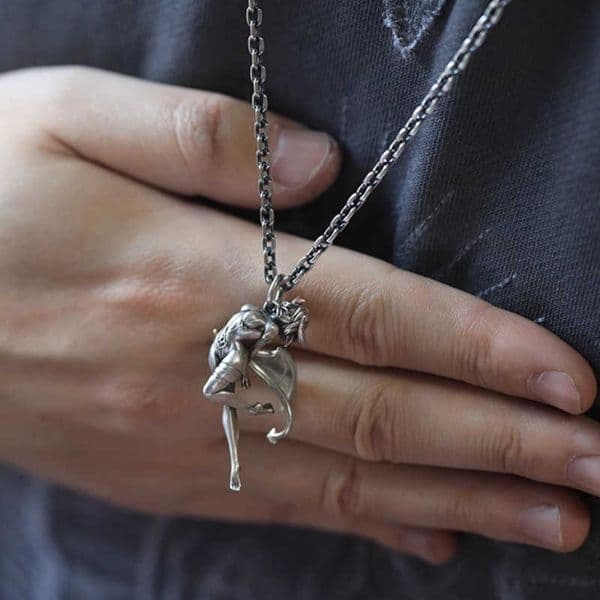 Angel Devil and Vintage Necklace for Men and Women Couples Light Luxury Versatile High-End Pendant Sweater Chain Long Style L260603KIIZ