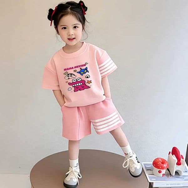Short-sleeve suit with knee-length pants cartoon print trendy two-piece set Shin-chan childrens summer new fashion brand with four stripes L260521FP50