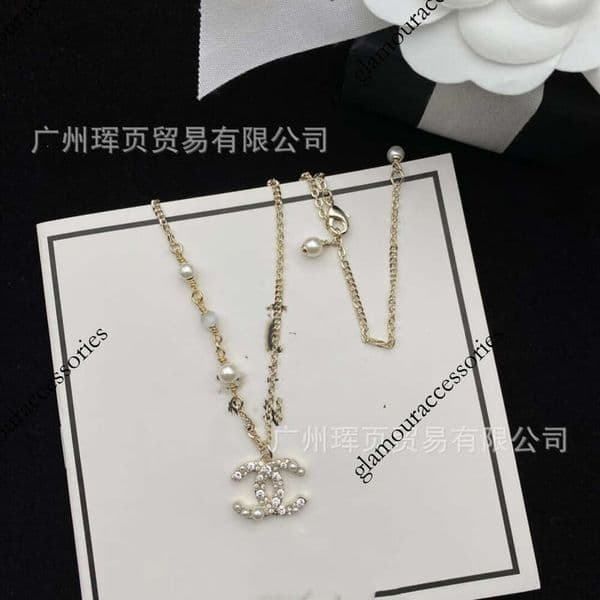designer jewelry necklace Exquisite end style C pearl diamond necklace for women with light luxury sophisticated and a unique pendant design necklaces designer