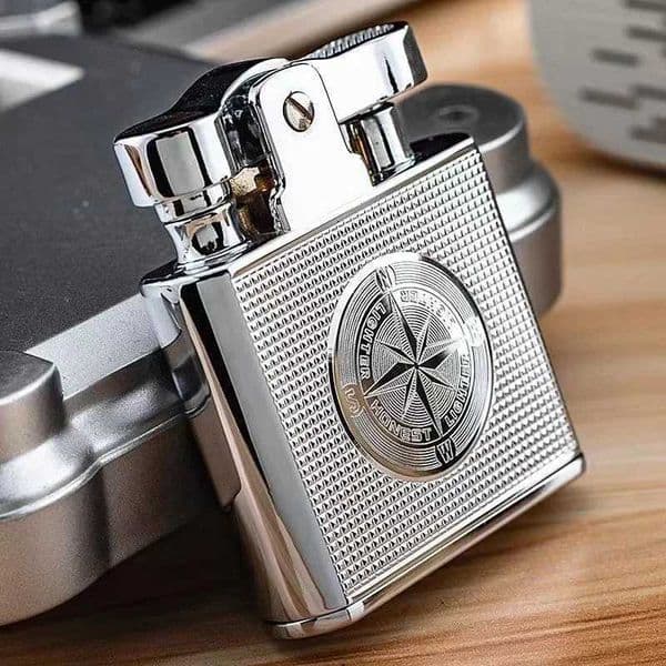 HONEST Creative 2023 Retro Kerosen e Lighter Metal Mini Push Cigarette Lighter Cigar Smoking Accessories Men and Wen Gifts J260604