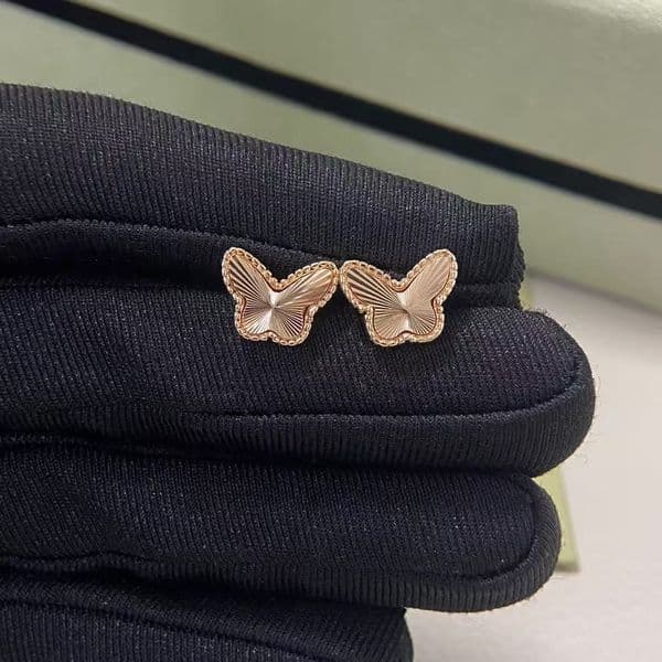 Designer Earrings vanly cleeffly Pure Lucky Four-leaf Clover Earrings For Women Rose Color Laser Butterfly Jewelry