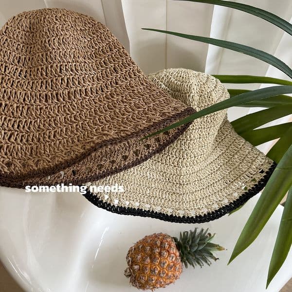 Summer hollow woven straw hat women, beach seaside hat, large brim for sun protection and face shading