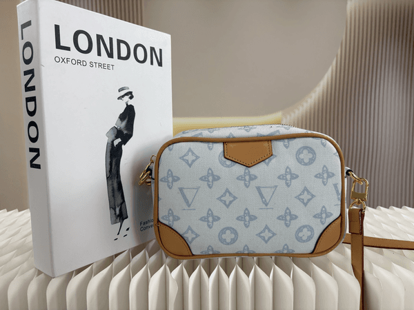 2026 Bags Classic Bags Shoulder Bags Crossbody Purse Tote Bags Ladies Casual Flap Handbags Fashion Crossbody Ladies Handbags Large Capacity Bags
