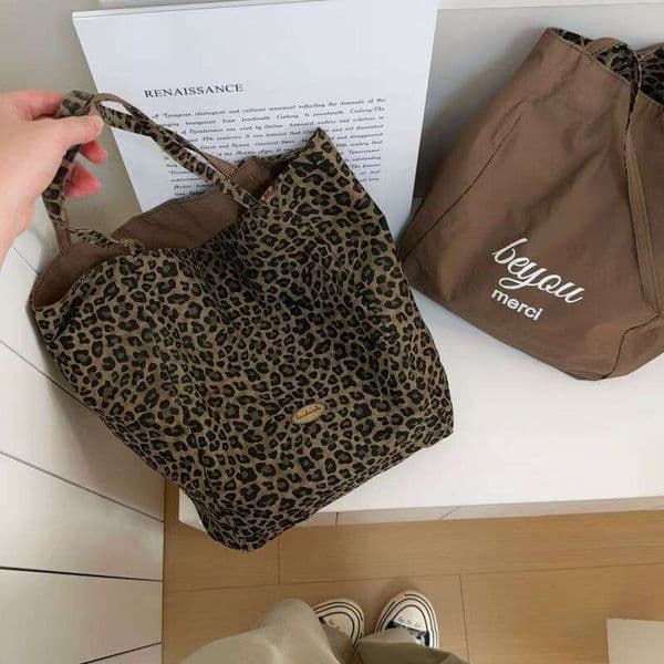 Leopard Print Double-Sided Canvas Shoulder Handbag Large Capacity Tote Bag College Style Casual Student Backpack Retro Fashion Tote Bag