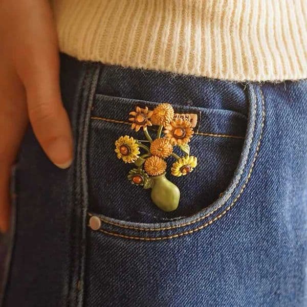 Design Enamel Creative Van Gogh Sunflower Yellow Vase Brooch For Womens Party cessories L2606033BT4
