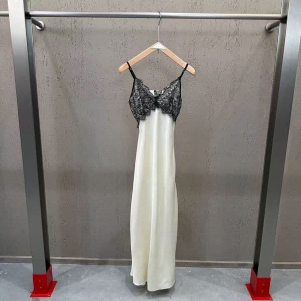 Cross-border 2026 Summer New European and American Style Fashionable Simple French V-neck Sleeveless Slimming Lace-Feel Backless Long Dress