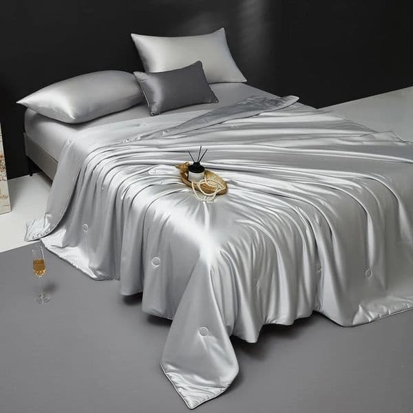 Silk Blanket with 100 Mulberry Silk Filled Summer Air Condition Throw Blanket Lightweight and Ultra Soft Thin Summer Comforter 260604