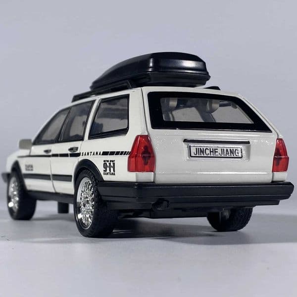132 VolksWagenwerk Santana wagon Alloy Metal Diecast Model Car Sound Light Pull Back Classic simulation Collection Hobby GiftT260605
