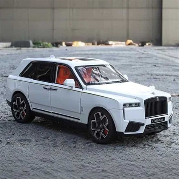 1/24 2025 Rolls Royce SUV Cullinan Alloy Luxury Car Model Diecasts Metal Toy Car Vehicles Model Sound Light Simulation Kids GiftT260605