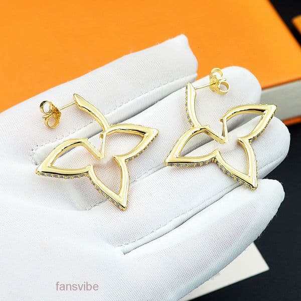 lvs lvness lousi louise earrings designer for women Hollow Four-leaf Flower Stud Earrings with Rhinestones for Women Hollow Petal Rhinestone Earrings Studs