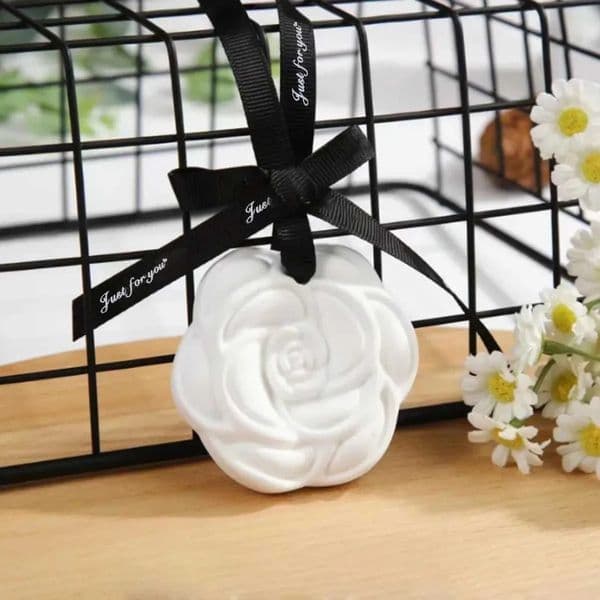 Luxury room Designer Decor For Styling Aroma Fresh Purifier Interior Decorations Ornament 1 PCS Car Hanging Air Freshener Beautiful White Fl 2
