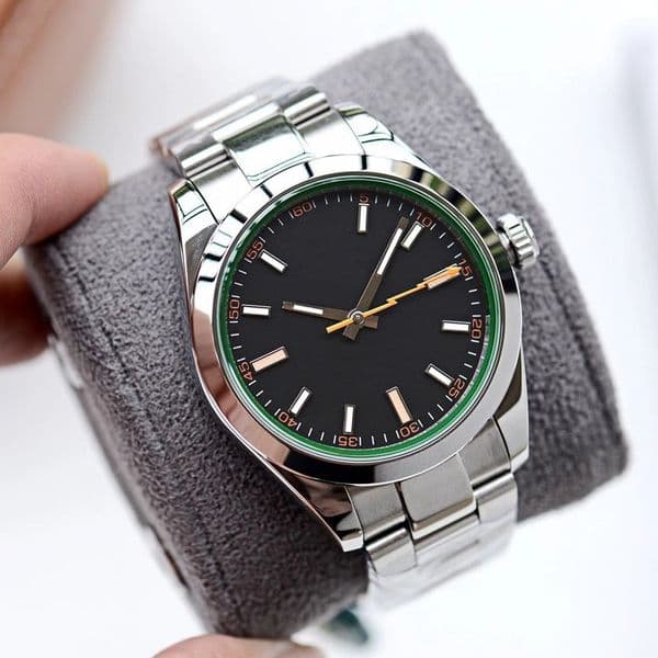 Classic Green Glass Designer Mens Watch Lightning Second Hand 40mm Dial Milgau Automatic Movement Watch