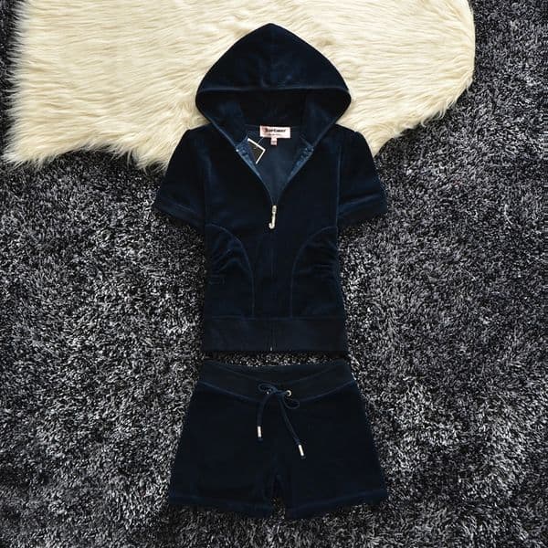 608 Summer new hoodie short sleeved shorts two-piece set Juicy with diamond popular style velvet material