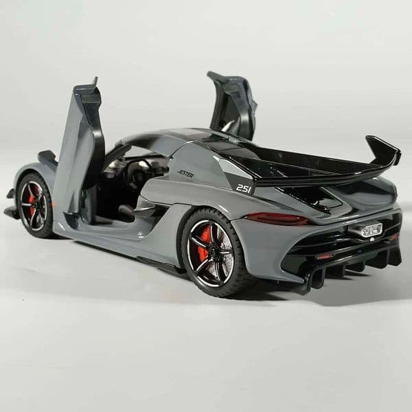1:22 KNSG Jesko Supercar Alloy Metal Diecast Model Car Sound and Light Pull Back Children's Toy Collectibles Birthday Gifts Boys 26L0605