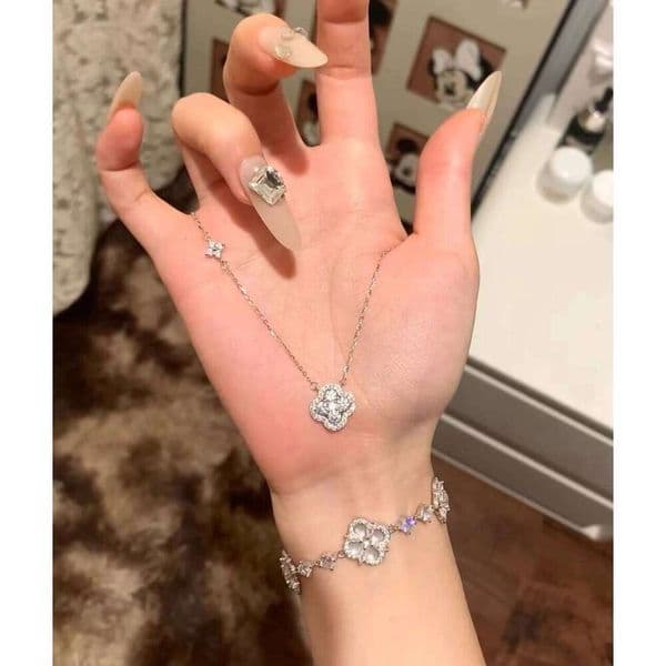 2026New Four-Leaf Clover Full Diamond Necklace - Lucky Charm Jewelry Gift for Her | Exquisite Minimalist Design