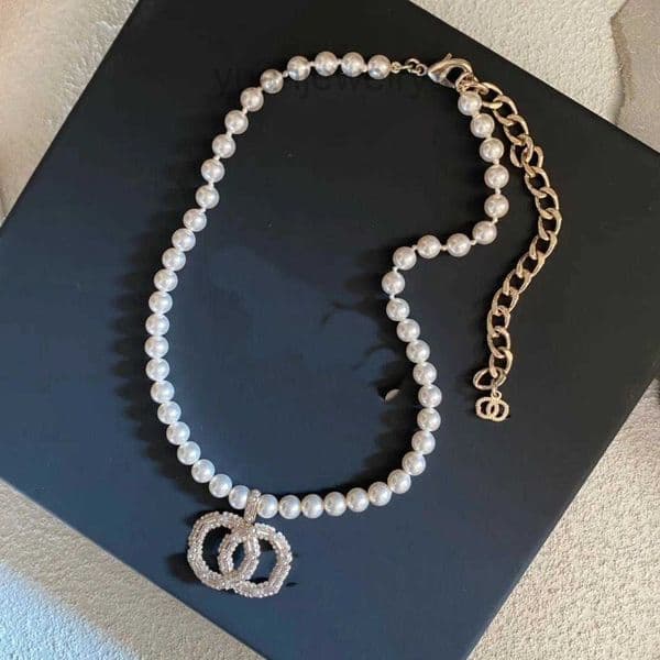 Wholesale And Retail Long Designer Brand Women Necklace Crystal Rhie Letter Pearl Necklaces Sweater Chain Accessories Party Gifts