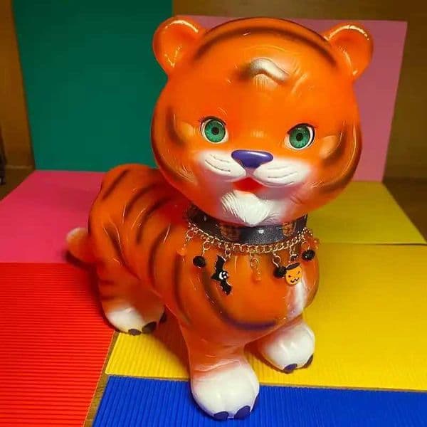 Polyphony Friendly Little Tiger Halloween Orange Striped Mobley Vintage Toy With Pumpkin Skeleton Charms SUPER7 L2606066BVL