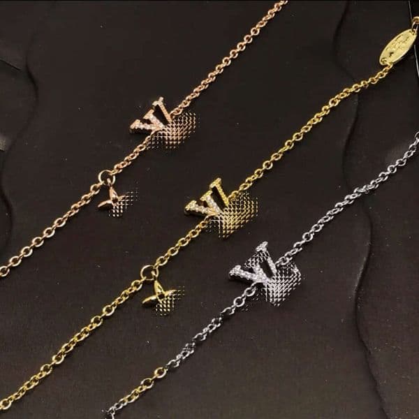 Letter Diamond Clover charm chain bracelets 18K Jewelry for women fashion high end Elegant Classic Gold plated Wristband bracelet1