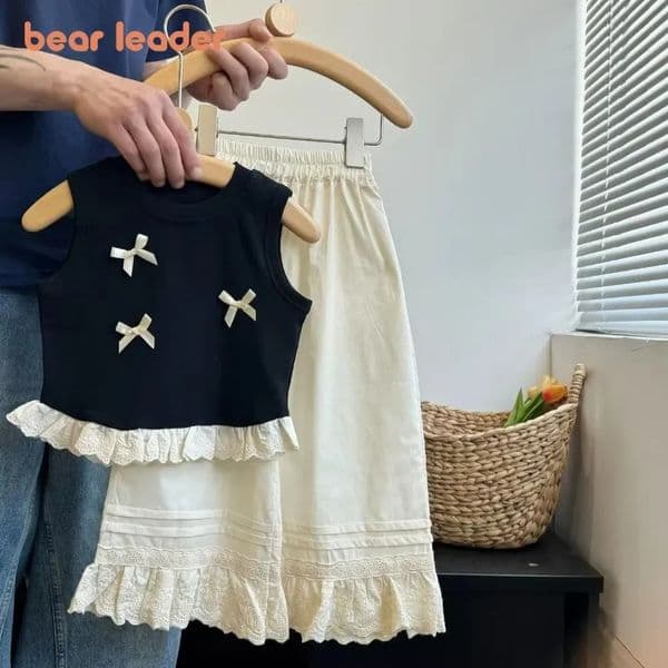 Bear Leader Korean Casual Childrens Set Bow Decoration Black Sleeveless VestPants Two-piece Set Lace Stitching Girls Clothes 260608