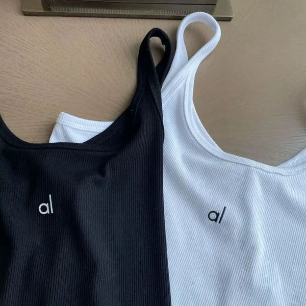 Designer Womens Cross Yoga Sports White Tops Vest Luxury Slim Fit Sleeveless Vests With Pad Black Summer Cotton Tees Outside Wearing Tank Top Clothing T Shirt 71