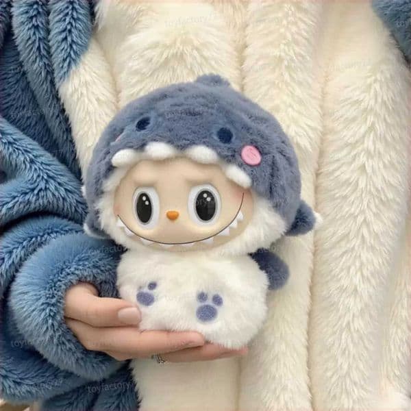 No baby dollsDesigner Doll Accessories Labubu Labubu Fashion V1V3 Clothing Doll Pajama Clothing Set Labubu Doll Clothing Blue Pajama Y260608