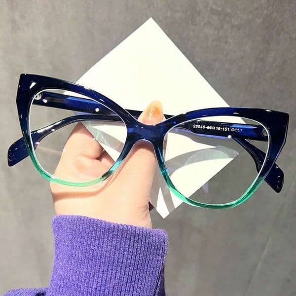 Retro Cat-Eye Eyeglass Frames , New Flat Lenses For Women, Make The Face Appear Smaller, And Feature Blue Light