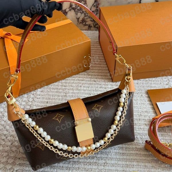 Women Designer Pochette Mia 20cm Makeup Vanity Clutch Tote Shoulder Bag Zipper Pouch Monogram Old Flower Pearls Gold Chain Tassel Hobo Cosmetic Case Handbag 20CM