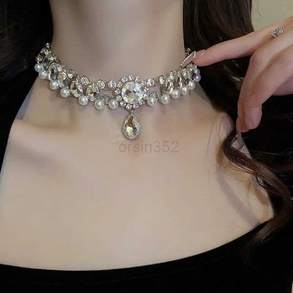 New Temperament Full of Crystal Shiny Water Drop Pendant Necklace for Women Luxury Pearl Collarbone Chain Jewelry AccessoriesR260609
