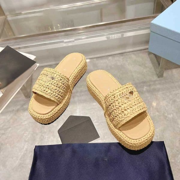 Luxury Cool Slippers Fashionable Women Woven Platform Sandals One-Band Straw Braided Slides Leather Casual Summer Shoes 260609
