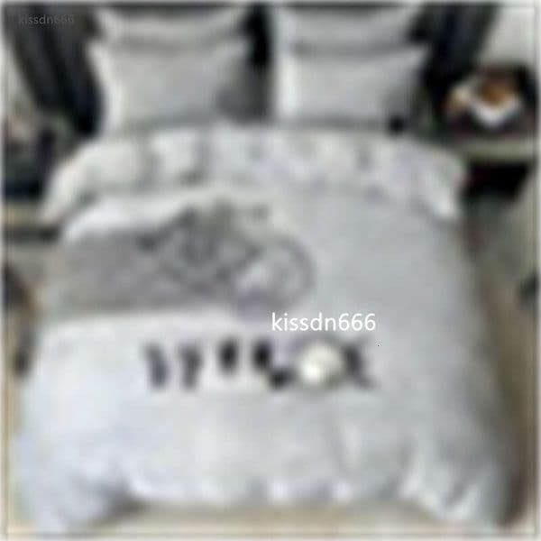 Luxury Designer Foreign Trade Luxury High end Four piece Set Crystal Velvet Bed Sheet Art Internet Celebrity Bedding Cover Bed Skirt New Product Wholesale