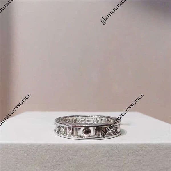 Designer Vivi ennewestwood Ring stream of the Queen Mother s hollow ring a classic piece popular on among and