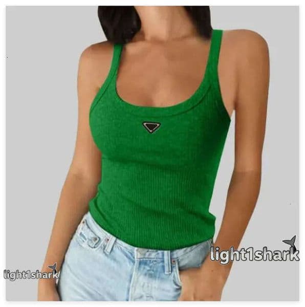 d top 2026 Women's T Shirt Triangle Badge Luxury Brand Cotton Round Neck Tshirts Women Sleeveless Fashion Designer Summer Cropped Tops d top 0d4