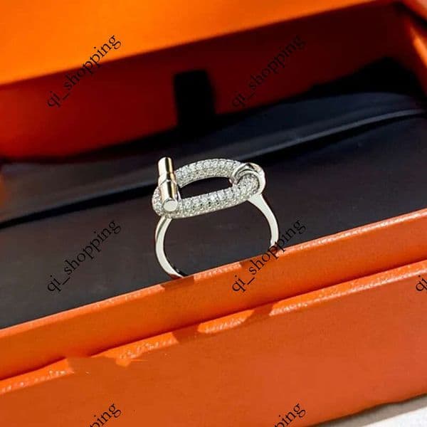 Luxury woman Designer Rings Pig Nose Chain gold Premium Precision Edition set with dias Niche design Ring rose Wedding ring jewelry accessories