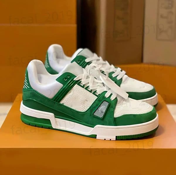 2026 mens womens casual shoes Luxury SKATE Embossed White Green Red Blue Letter low-top Leather breathable Designer Sport Shoes sneakers Skate trainers Shoes X2