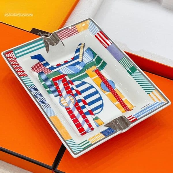 Minimalist high-end, French elegance, household ceramic ashtray storage tray, luxury household European cigar tank, office storage tray, free gift box.