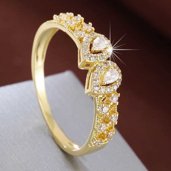 Teardrop Cubic Zirconia Ring Elegant for Women - Sparkling Stylish Ideal for Daily Wear and Special Occasions M260612